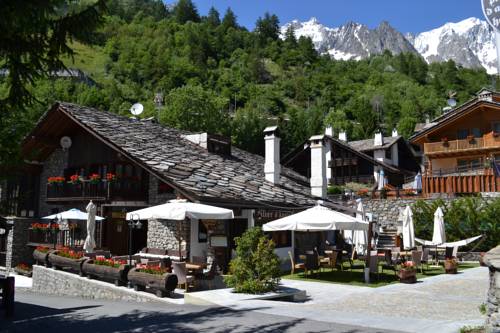 Courmayeur Italy Reservation