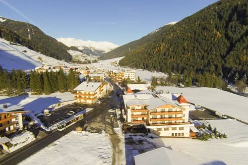 Tux Austria Reservation