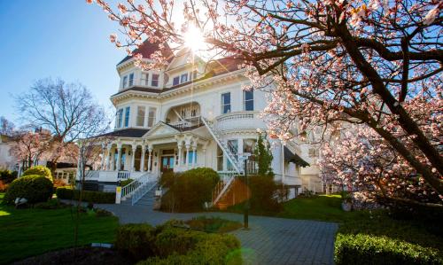 Victoria (BC) Canada Reservation Promo Code Agoda.com