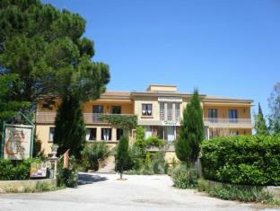Roquemaure France Reservation