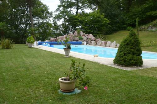 Montcuq France Reservation